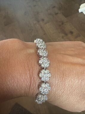 Diamond look Cluster Tennis Bracelet - Silver Sparkle